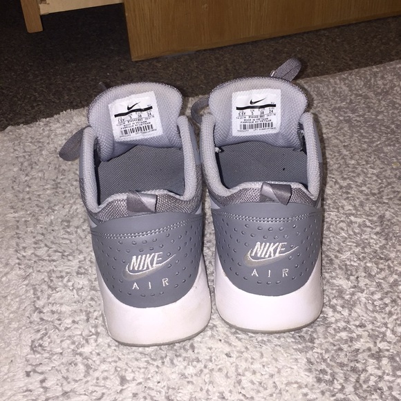 Grey Nike Air Max Tavas - Picture 3 of 4